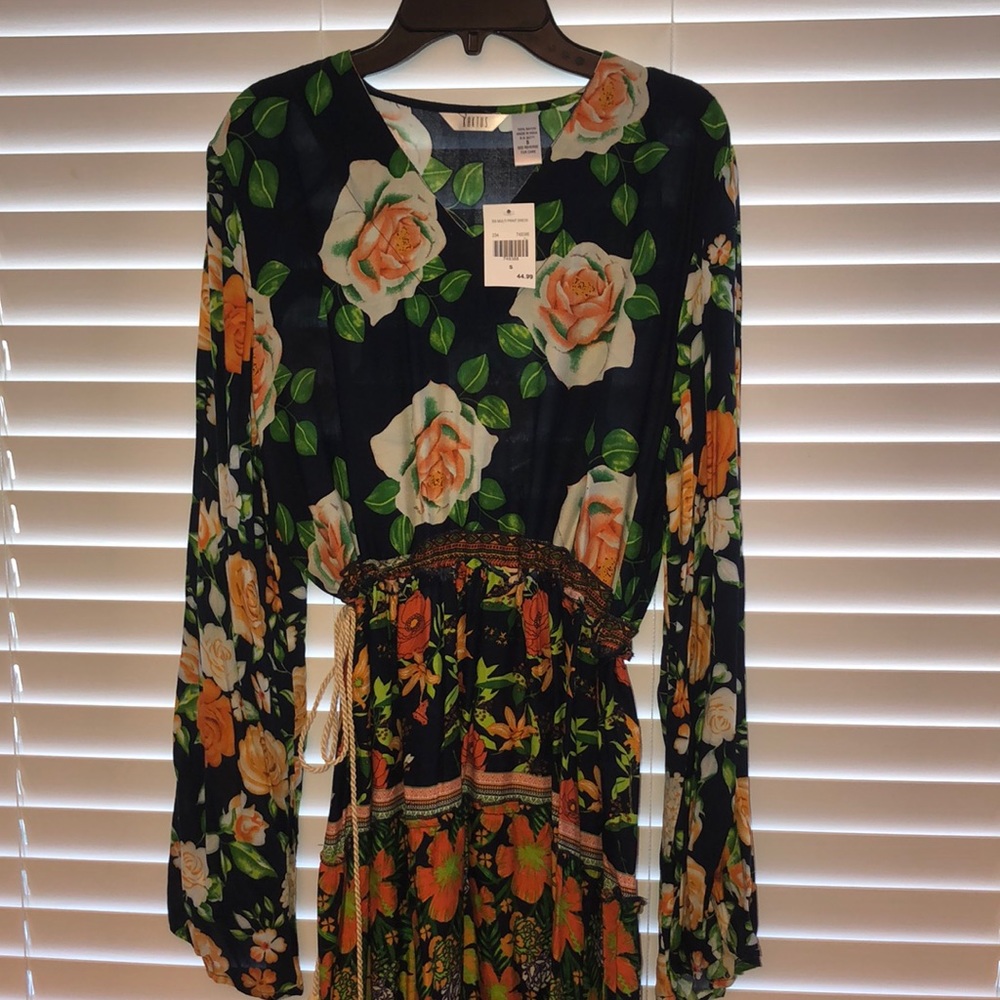 Beautiful Maxi Dress new with tags. Size S.